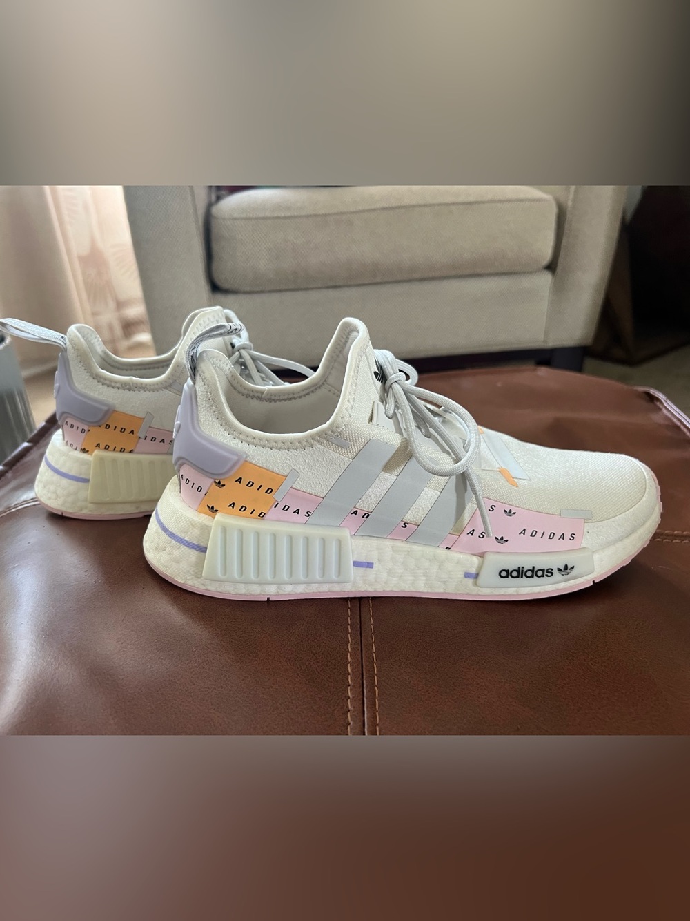 Adidas NMD R1 style GZ8013 size 8 crystal white clear pink